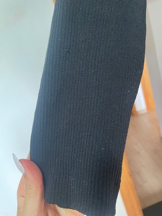 Camiseta larga cuello alto negra