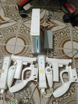 Nintendo Wii Blanca con Accesorios y Juegos