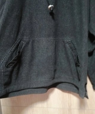 Sudadera Armand Basi negra con capucha