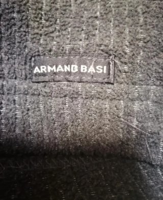 Sudadera Armand Basi negra con capucha