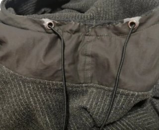 Sudadera Armand Basi negra con capucha