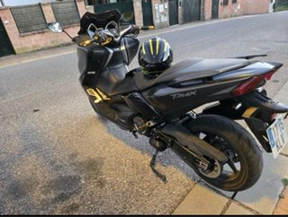 Yamaha T-max SX Negra
