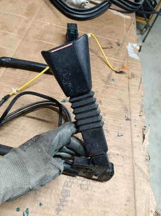 Encaixe e tensor cinto pendura opel corsa C