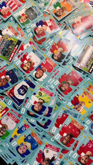 100 cromos distintos Stickers mundial 2026