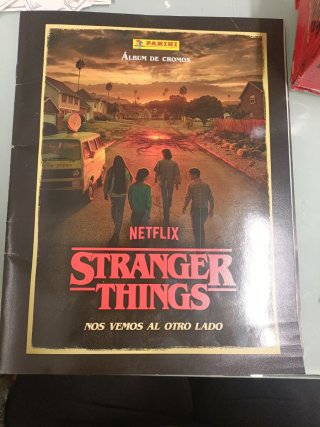 Intercambio/vendo Cromos Stranger Things Pan