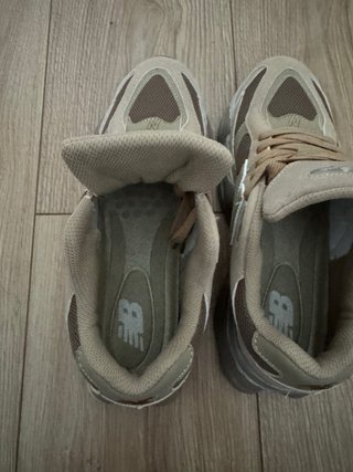 Zapatillas New Balance Beige y Marrón