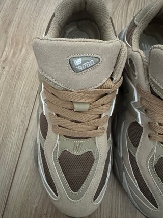 Zapatillas New Balance Beige y Marrón