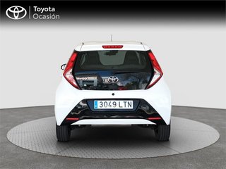 TOYOTA Aygo 5 Puertas x-play 70 Manual 5v