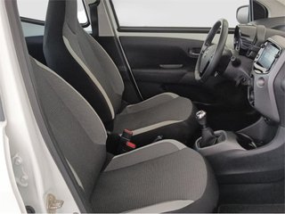 TOYOTA Aygo 5 Puertas x-play 70 Manual 5v