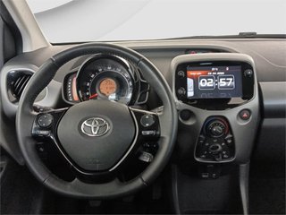 TOYOTA Aygo 5 Puertas x-play 70 Manual 5v
