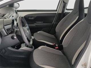 TOYOTA Aygo 5 Puertas x-play 70 Manual 5v