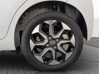 TOYOTA Aygo 5 Puertas x-play 70 Manual 5v