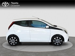 TOYOTA Aygo 5 Puertas x-play 70 Manual 5v