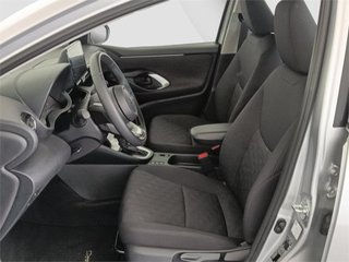 TOYOTA Yaris ACTIVE PLUS