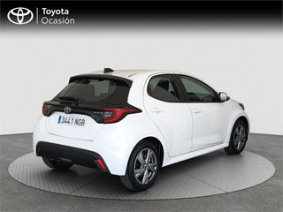 TOYOTA Yaris ACTIVE PLUS