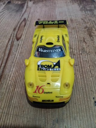 Coche de Scalextric Amarillo Crawford