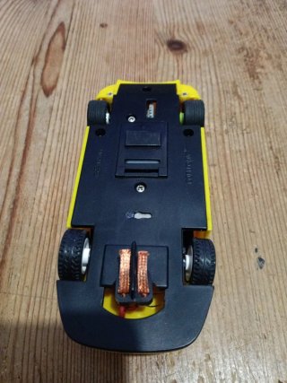 Coche de Scalextric Amarillo Crawford