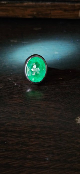 Anillo Modernista S’Paliu Vidrio Uranio