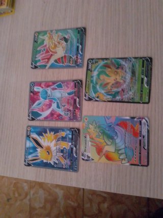 Cartas Pokémon V y V MAX variadas