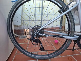Bicicleta Btwin Riverside Gris