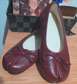 Zapatos planos estilo asiáticcolor Burdeo
