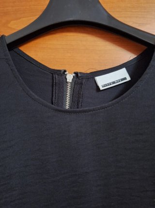 Vestito nero manica lunga con rouches