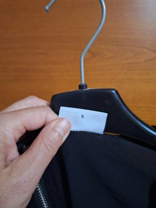 Vestito nero manica lunga con rouches