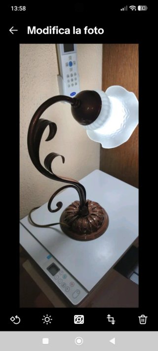 Lampada da tavolo in ferro battuto artigianale