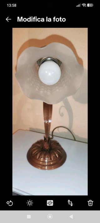 Lampada da tavolo in ferro battuto artigianale