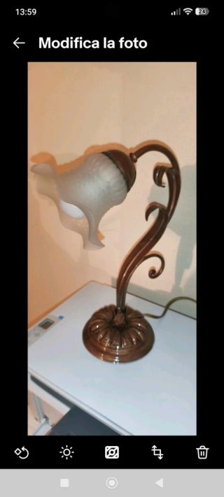 Lampada da tavolo in ferro battuto artigianale