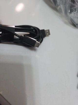 Caricabatterie USB-C e cavi