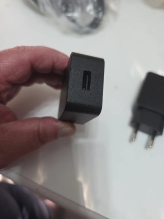 Caricabatterie USB-C e cavi
