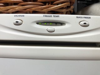 Nevera LG con 4 estantes de cristal