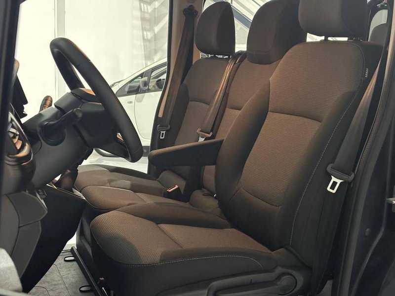Renault Trafic 2024, foto 16
