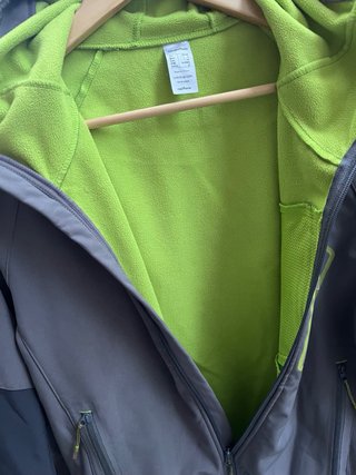 Chaqueta Montaña Quechua Gris y Verde