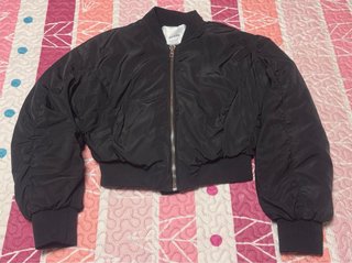 Chaqueta Bomber Negra Bershka Mujer.