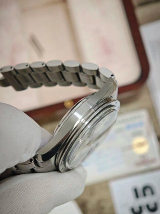 Omega Speedmaster Broad Arrow