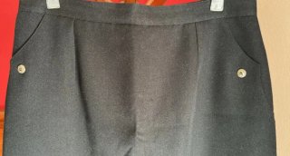 Falda negra talla 46