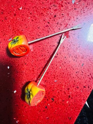 Pinchos decorativos cocina tomate y calabaza