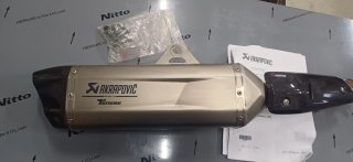 Silenciador Akrapovič Ténéré 700 impecable