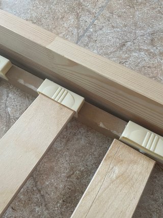 Cama tipi de madera