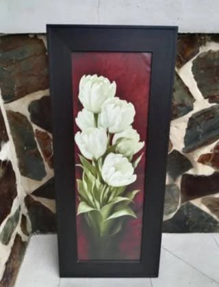 Cuadro de tulipanes blancos.