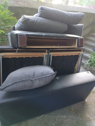 Sofá modular exterior gris y negro urgete