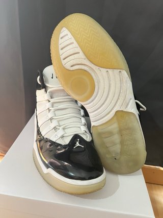 Jordan Zapatillas Negras y Blancas