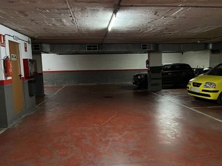 Garaje en venta en Almeda - El Corte Inglés en Cornellà de Llobregat