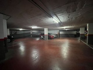 Garaje en venta en Almeda - El Corte Inglés en Cornellà de Llobregat