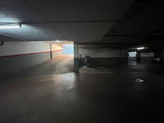 Garaje en venta en Almeda - El Corte Inglés en Cornellà de Llobregat