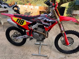 Honda CRF 250 2024 – 27H REALES, ÚNICO DUEÑO