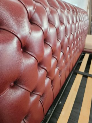 Letto matrimoniale Chesterfield pelle bordeaux
