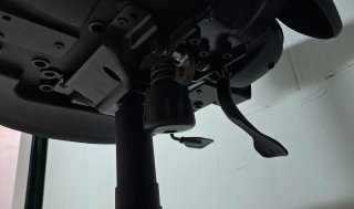 Silla de oficina regulable negra